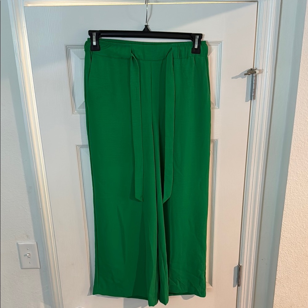Chic Green Wide-Leg Pants